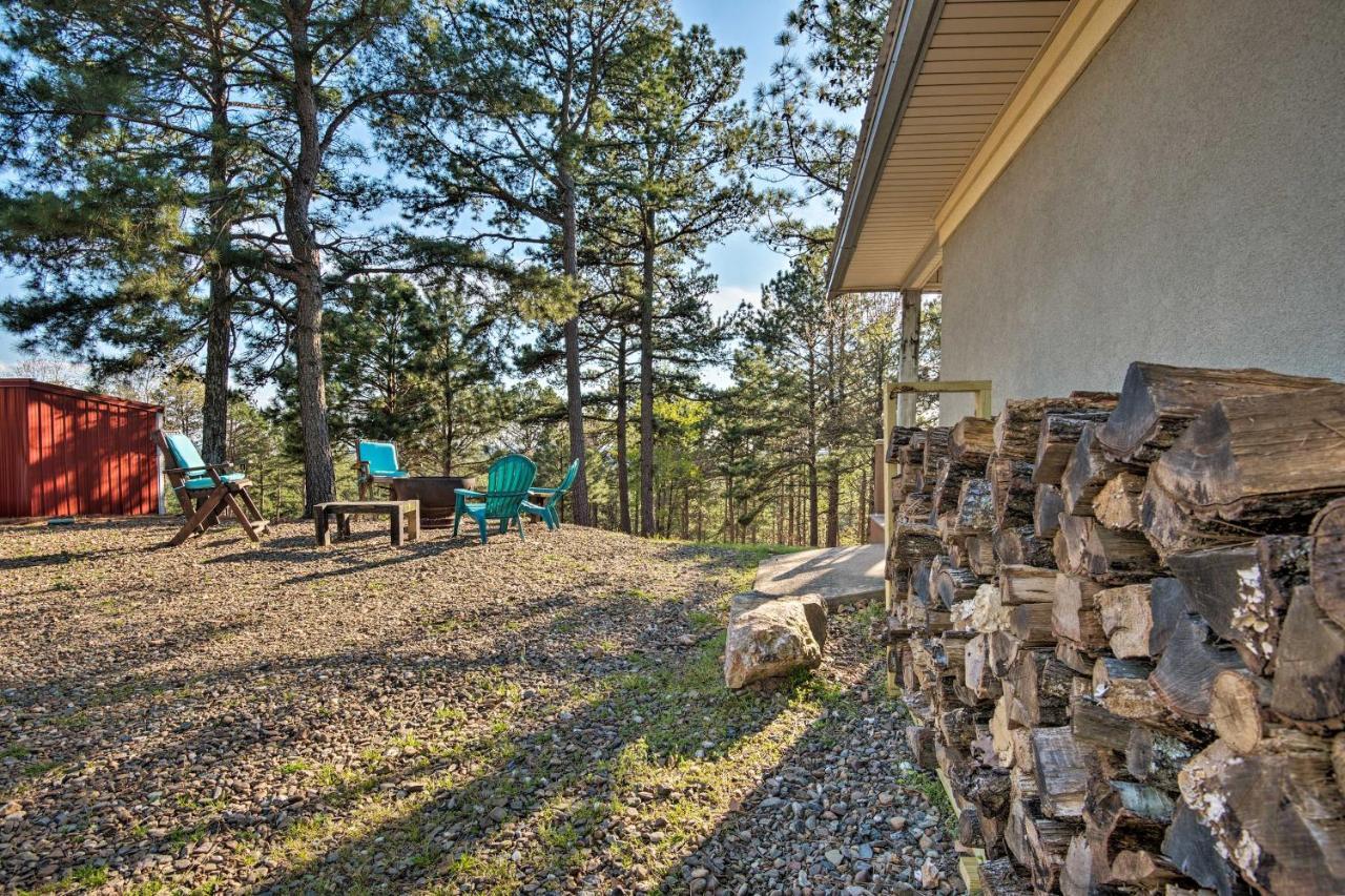 With Deck, Hot Tub And Fire Pit!